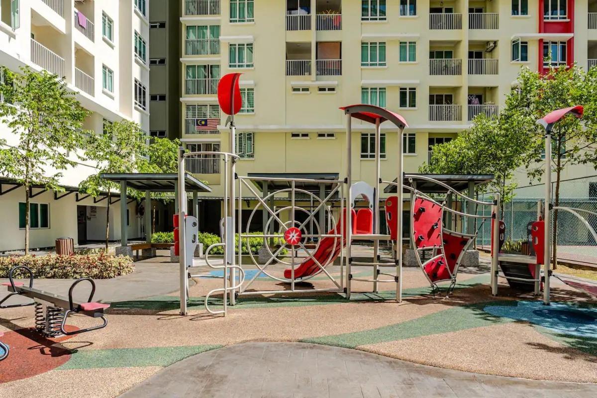 Suasana Residensi Damai Apartment Petaling Jaya Exterior photo