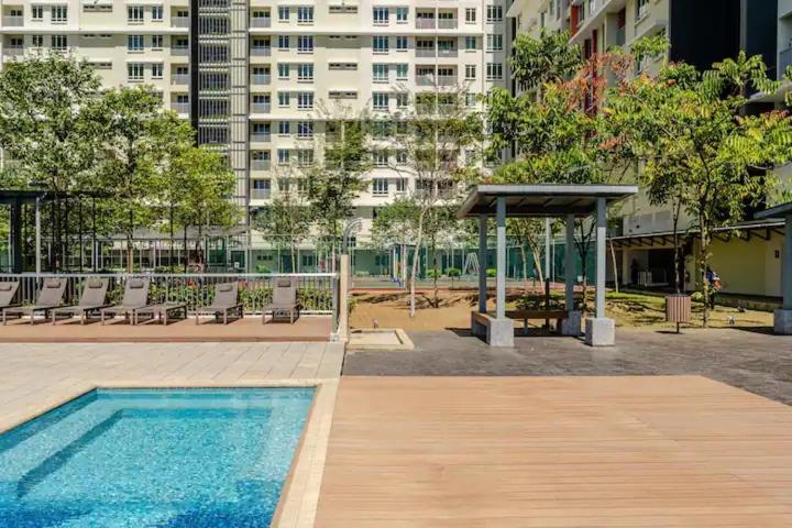 Suasana Residensi Damai Apartment Petaling Jaya Exterior photo