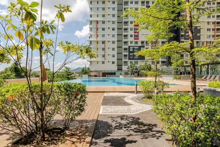 Suasana Residensi Damai Apartment Petaling Jaya Exterior photo